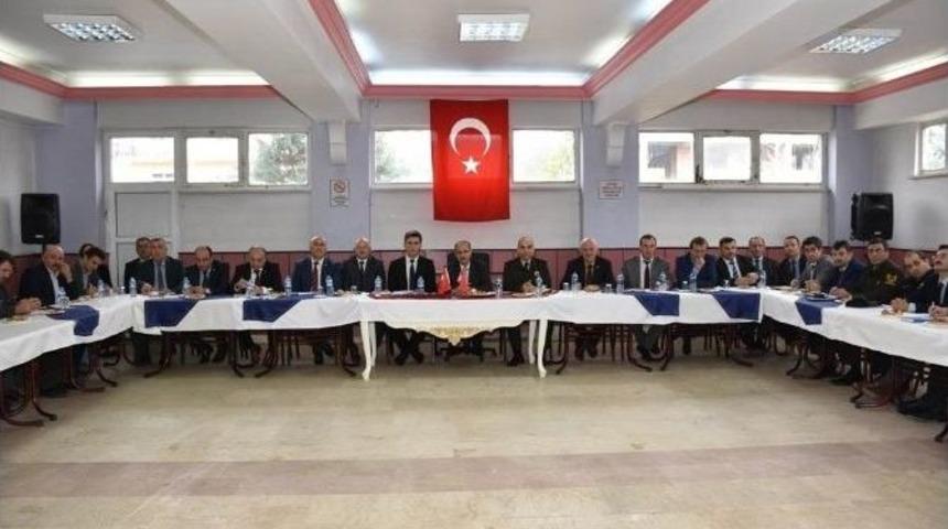 Vali Mehmet Aktaş Eflanili Muhtarlarla Bir Araya Geldi