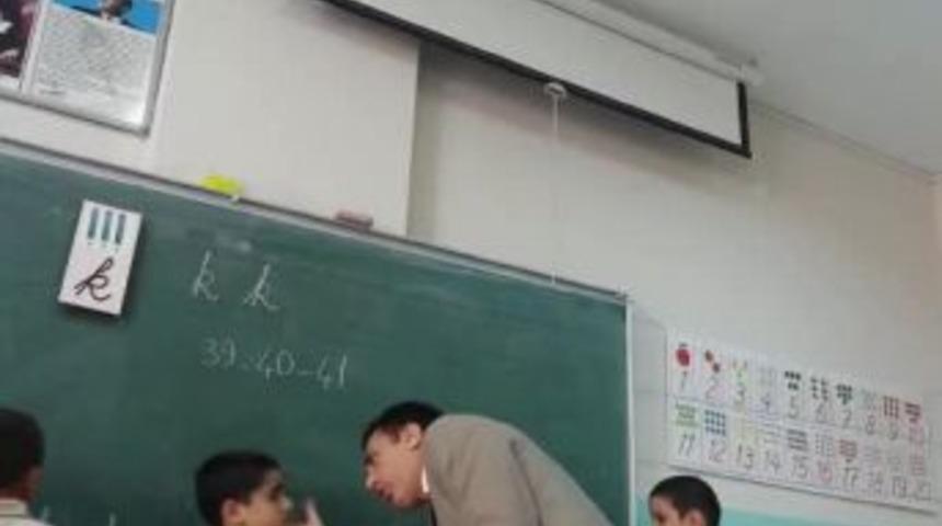 (&ouml;zel Haber) &Ouml;ğretmenden &Ouml;ğrenciye Dayak Kamerada