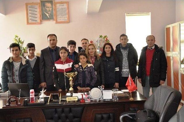 Bulanıklı Sporcular, 10 Kasım Atatürk’ü Anma Koşusunda Türkiye Birincisi Oldular