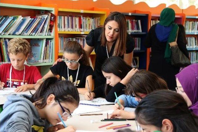 Doğan Hızlan Kütüphanesi’nde Çağdaş Sanat Atölyesi Açıldı