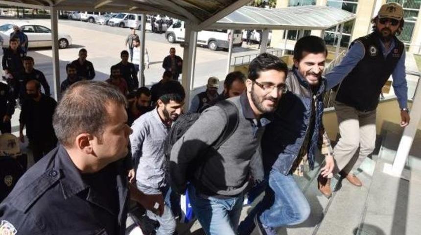 Pkk Operasyonunda G&ouml;zaltına Alınan 25 Ş&uuml;pheli Adliyede