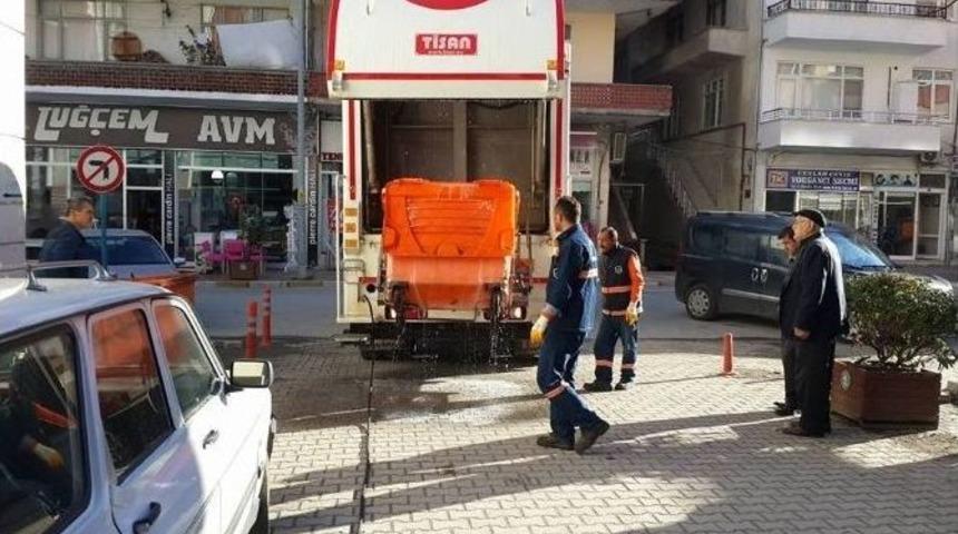 &Ccedil;&ouml;p Bidonları Dezenfekte Edildi