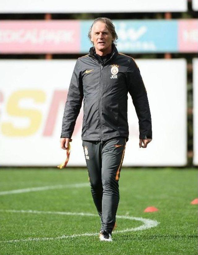 Galatasaray Derbi Hazırlıklarını S&uuml;rd&uuml;rd&uuml; 1