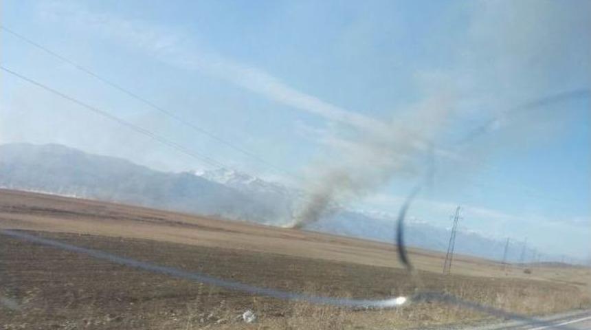 Y&uuml;ksekova&rsquo;da Anız Yangını