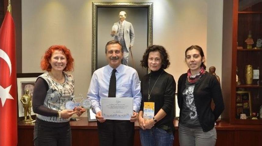 Bisiklet Derneği&rsquo;nden Başkan Ata&ccedil;&rsquo;a Teşekk&uuml;r Plaketi