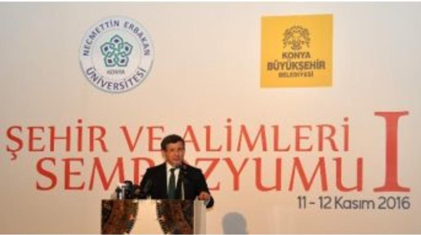 &ldquo;şehir Ve Alimleri&rdquo; Sempozyumu Ahmet Davutoğlu&rsquo;nun Katılımıyla Başladı