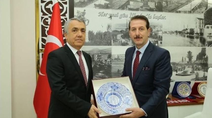 &Uuml;niversite Ve Yerel Y&ouml;netim İşbirliği