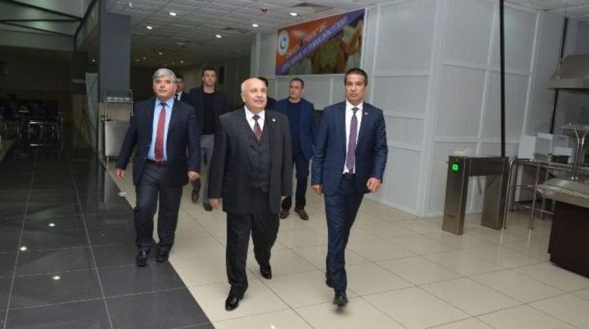 Emniyet M&uuml;d&uuml;r&uuml; Metin Alper Adıyaman &Uuml;niversitesini Gezdi