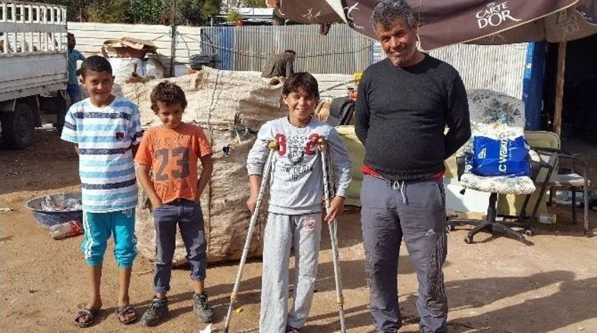 Savaş Mağduru Ali Okula Gidebilmek İ&ccedil;in Protez Bacak İstiyor
