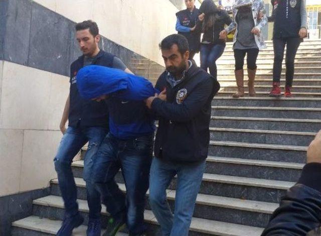 Fikret Orman ın Villasına Giren Hırsızlar Yakalandı 1