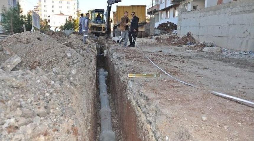 G&ouml;lbaşı İl&ccedil;esinde Kanalizasyon &Ccedil;alışmaları Devam Ediyor