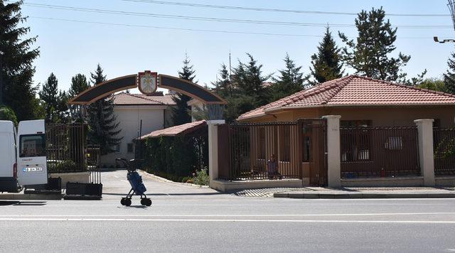 Sivas'ta vali konutu yakınındaki şüpheli bavul fünye ile patlatıldı