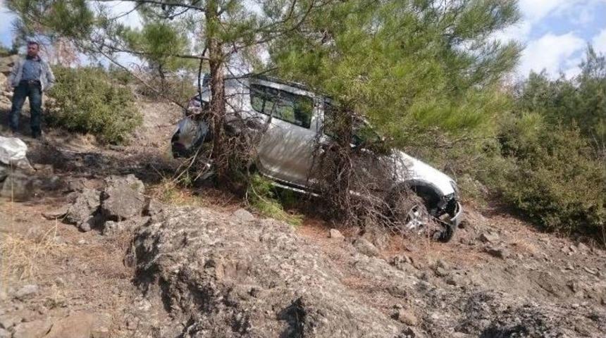 Otomobil U&ccedil;uruma Yuvarlandı: 1 &Ouml;l&uuml;