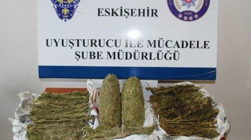 Eskişehir&rsquo;de 3 Kilo Esrar Ele Ge&ccedil;irildi