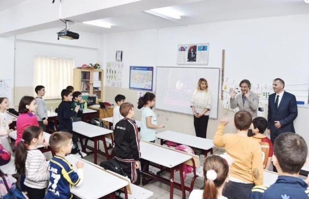 Başkan Demircan: "okulları Geziyoruz, Eksiklerini Gideriyoruz"