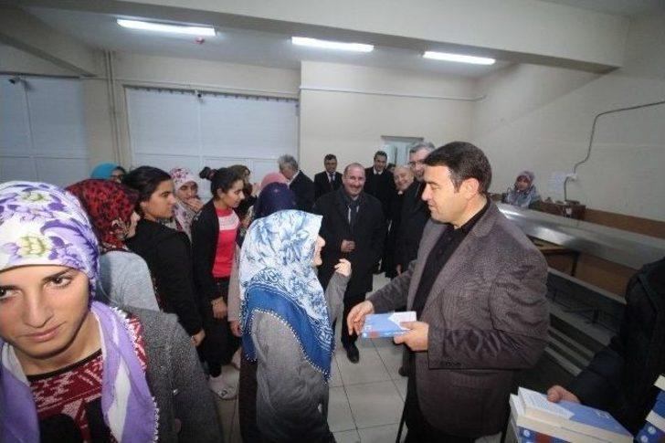 Vali Işın Öğrencilerle Yemek Yedi G3