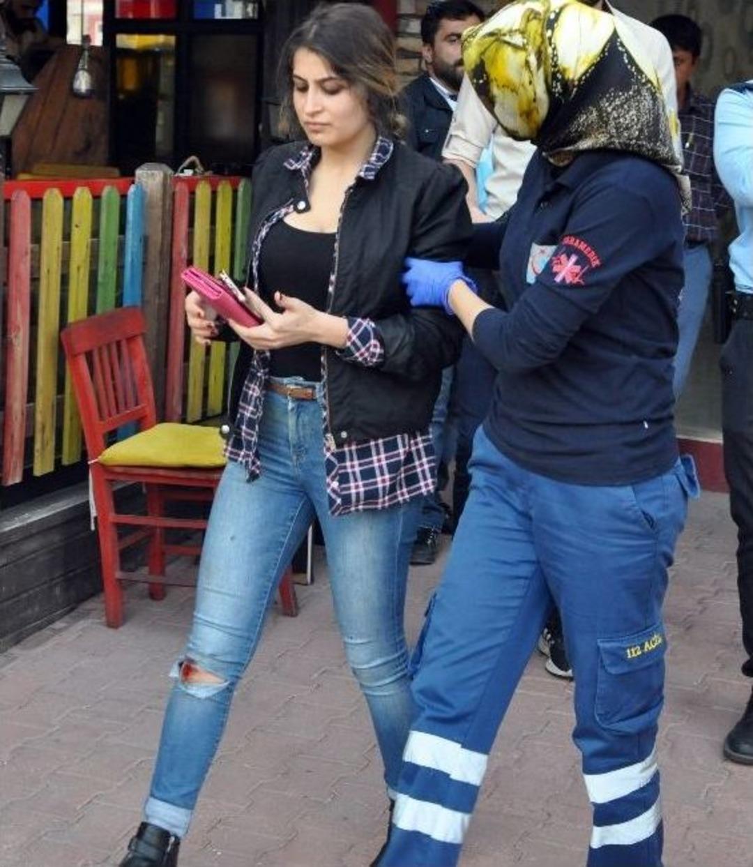 &Uuml;niversiteli Kız, Sınav D&ouml;n&uuml;ş&uuml; Hayatının Şokunu Yaşadı