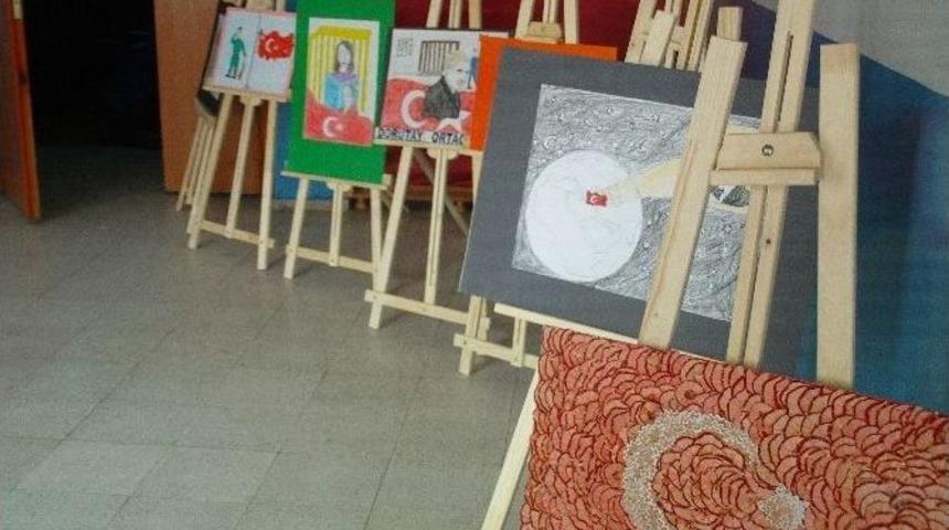 Hem&rsquo;de Atat&uuml;rk Resimleri Sergisi A&ccedil;ıldı