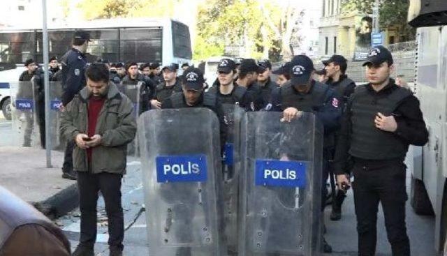 Alman Konsolosluğu &Ouml;n&uuml;ndeki Eyleme Polis &Ouml;nlemi 1