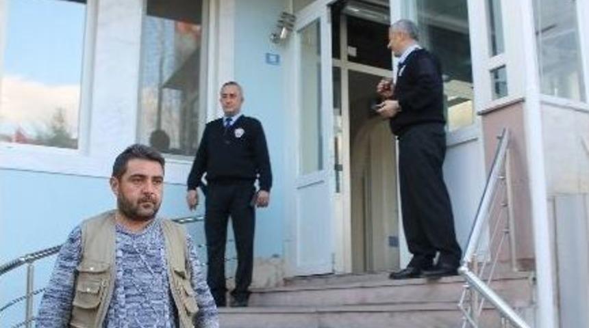 Fet&ouml; Zanlılarının Yakınlarından İha Muhabirine &Ccedil;irkin Saldırı