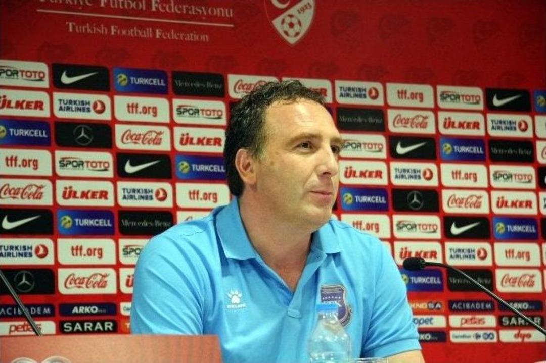 T&uuml;rkiye-kosova Ma&ccedil;ına Doğru