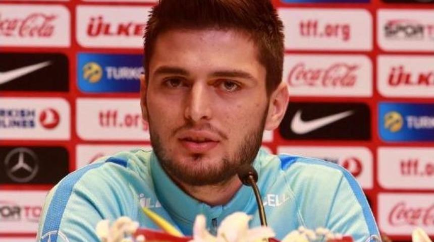 Kaan Ayhan: T&uuml;rkiye'de Oynamak Bir Hayal