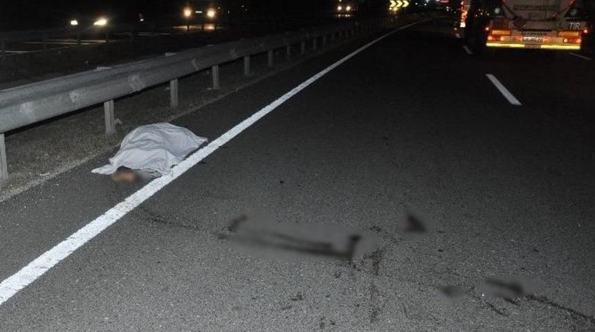 Boz&uuml;y&uuml;k&rsquo;te Tır&rsquo;ın &Ccedil;arptığı Gen&ccedil; &Ouml;ld&uuml;