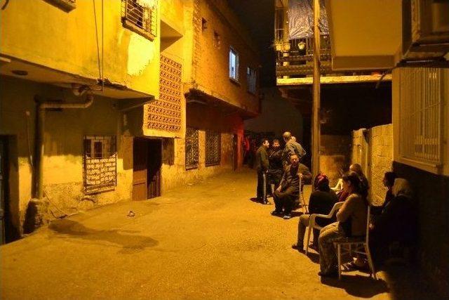 Evlilik Fotoğrafını Aşağı Attıktan Sonra İntihar Etti 1