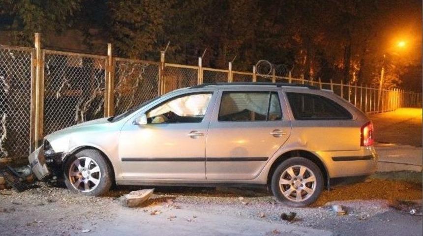 Havale Ge&ccedil;iren Bebeği Hastaneye G&ouml;t&uuml;ren Otomobil Kaza Yaptı: 3 Yaralı