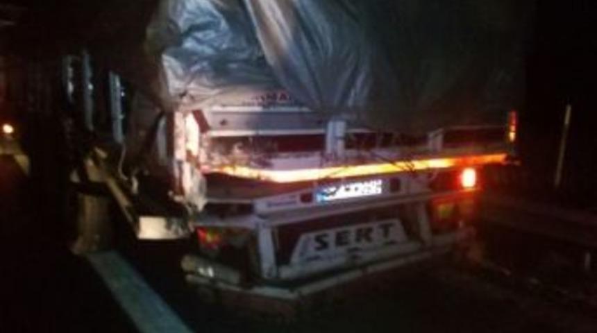 Tarsus&rsquo;ta Trafik Kazası: 2 &Ouml;l&uuml;