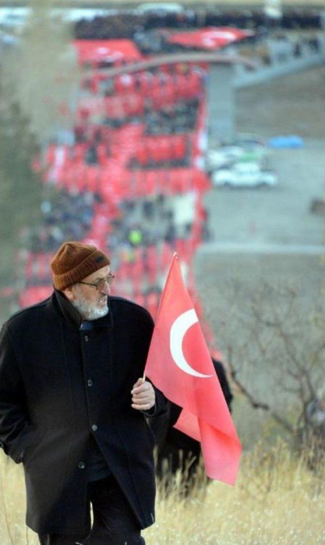 20 Bin Erzurumlu, 139 Yıl Önce Atalarının Yaptığı Gibi Aziziye Tabyaları na Yürüdü 3