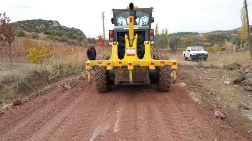 Akhisar&rsquo;ın Mahalle Yollarında &Ouml;zenli &Ccedil;alışma