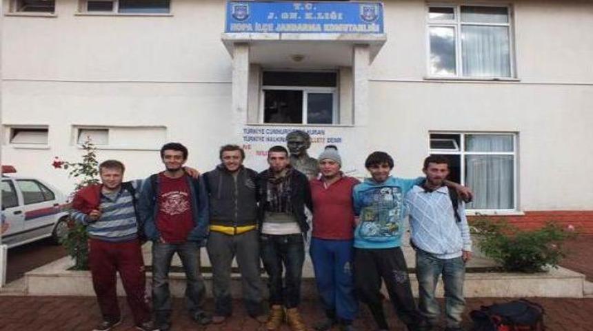 Askeri helikopterle kurtarıldılar