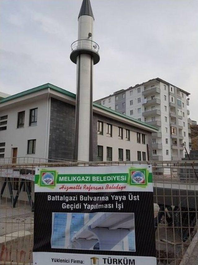 Karacaoğlu Mahallesi Battalgazi Bulvarına Üst Geçit Müjdesi