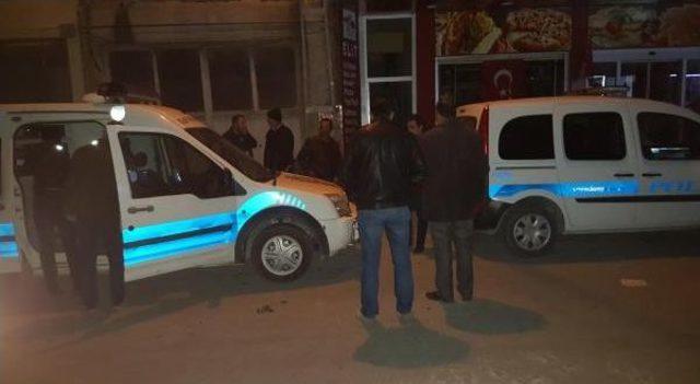 Erkek Arkadaşı Ile Kaldığı Odada Başından Vurulmuş Olarak Bulundu 2