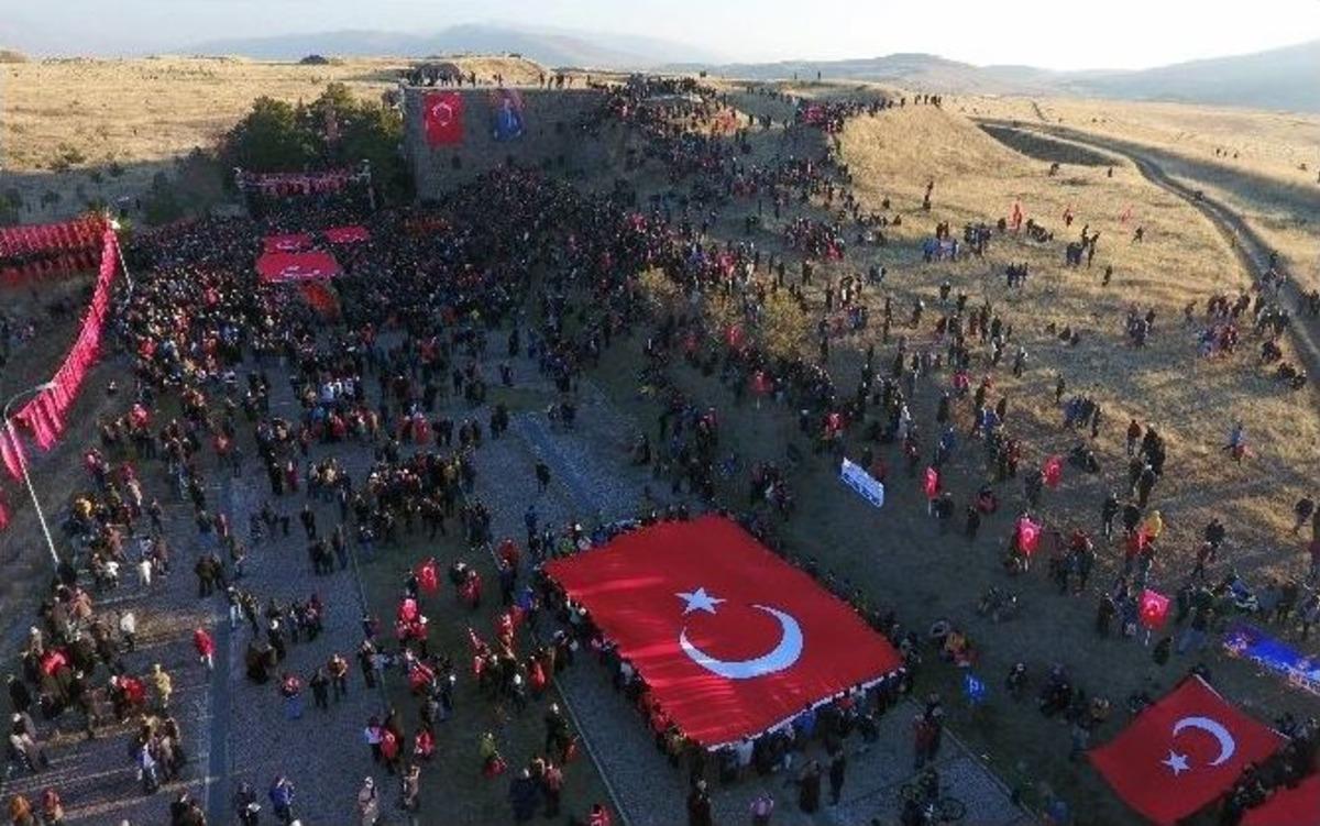 Dadaşlar Ecdadına Y&uuml;r&uuml;d&uuml;