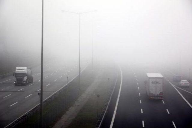 Bolu Dağı'nda Sis Ulaşımı Yavaşlattı