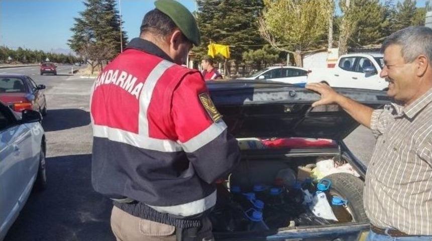 Karaman&rsquo;da Jandarmadan Asayiş Ve Trafik Uygulaması