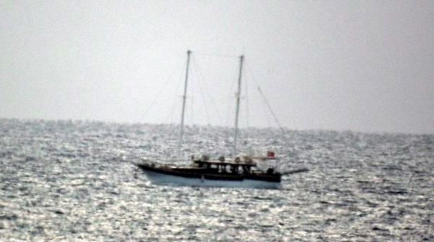 Tekne Satın Alan M&uuml;lteciler Amacına Ulaşamadı, 50 Kişi Yakalandı-Yeniden