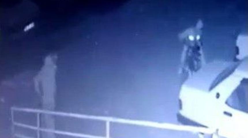 2 Motosiklet &Ccedil;alan Hırsızlar Kayıplara Karıştı