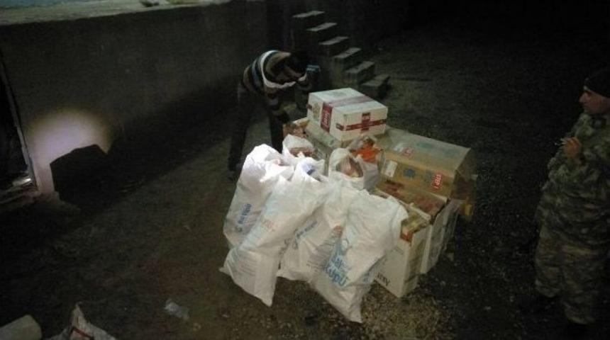 Başkale&acute;de 180 Bin Paket Ka&ccedil;ak Sigara Ele Ge&ccedil;irildi
