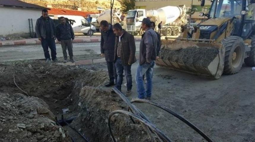 Pervari&rsquo;de Altyapı &Ccedil;alışmaları S&uuml;r&uuml;yor