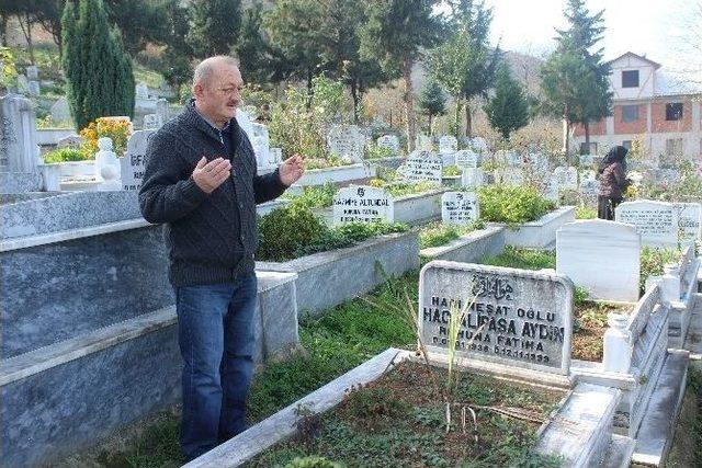 D&uuml;zce Depreminde Hayatını Kaybedenler Dualarla Anıldı 2