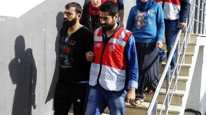 Esenyurt&rsquo;taki Cinayet Zanlıları Adliyeye Sevk Edildi