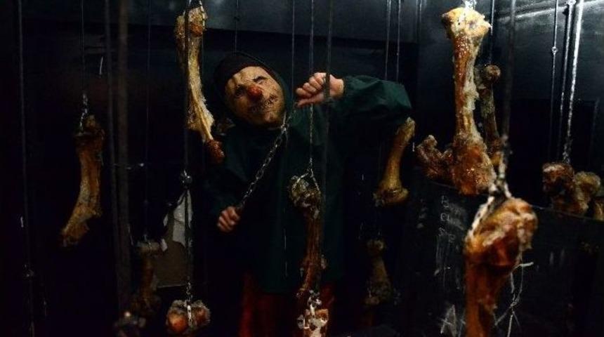 Bu Evde Korktuğunuz Başınıza Geliyor