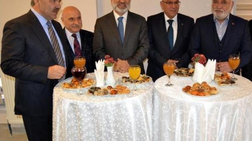 Elitaş: T&uuml;rkiye Daha G&uuml;zel G&uuml;nlere Gidecek