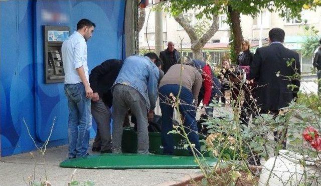 4’üncü Kattaki Evin Penceresinden Düşen Yaşlı Adam Beton Zemine Çakıldı