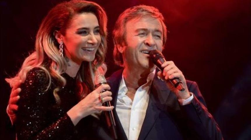 Sıla, D&uuml;n Gece İstanbul'da Dinleyicileri Ile Buluştu