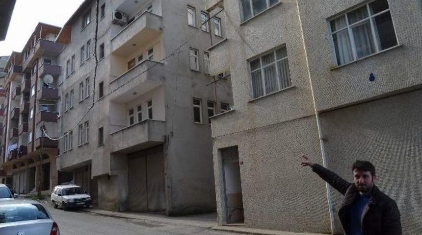 Elektrik Kabloları Tehlike Sa&ccedil;ıyor