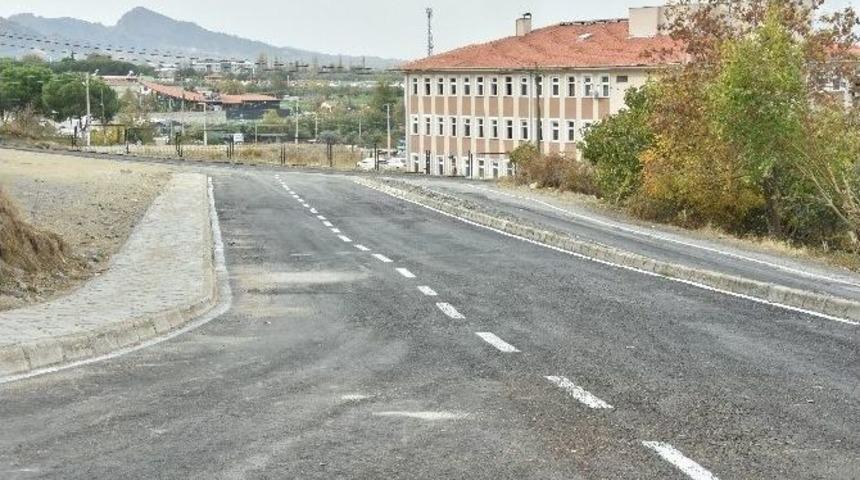 Salihli Belediyesi Okul Yollarına El Attı